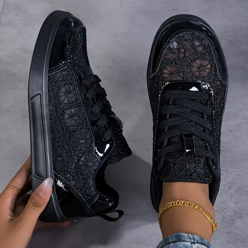 Daniela | Zapatillas con encaje floral