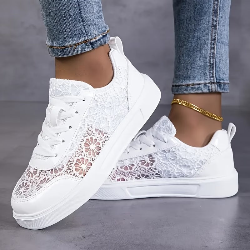 Daniela | Zapatillas con encaje floral