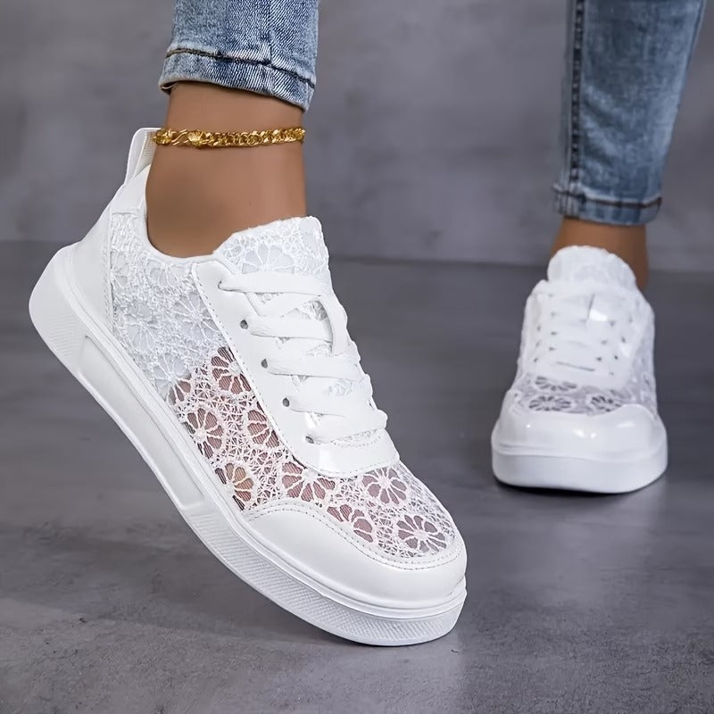 Daniela | Zapatillas con encaje floral